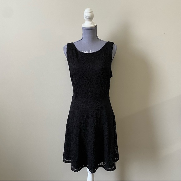 Sears woman’s black fit & flare lace lined Mini skater dress - Picture 1 of 5